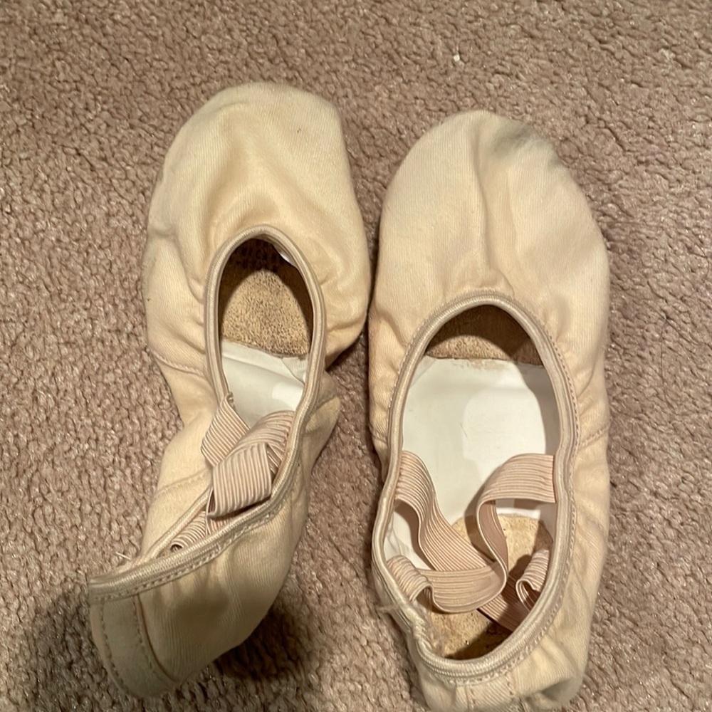 Capezio canvas ballet shoes size 6 1/2